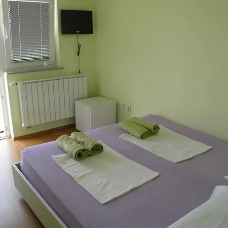 Bed & Breakfast Prenocisca Sirec *