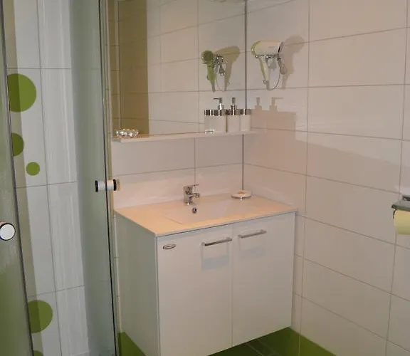 Bed & Breakfast Prenocisca Sirec