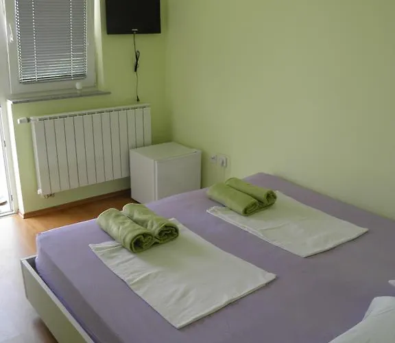 Bed & Breakfast Prenocisca Sirec *